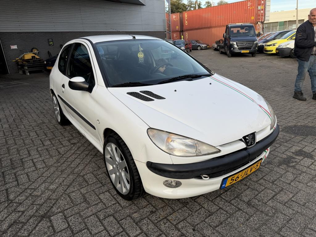 Peugeot 206 1.4 XT (bj 1999, automaat), Stof, 1360 cc, Wit, 14 km/l