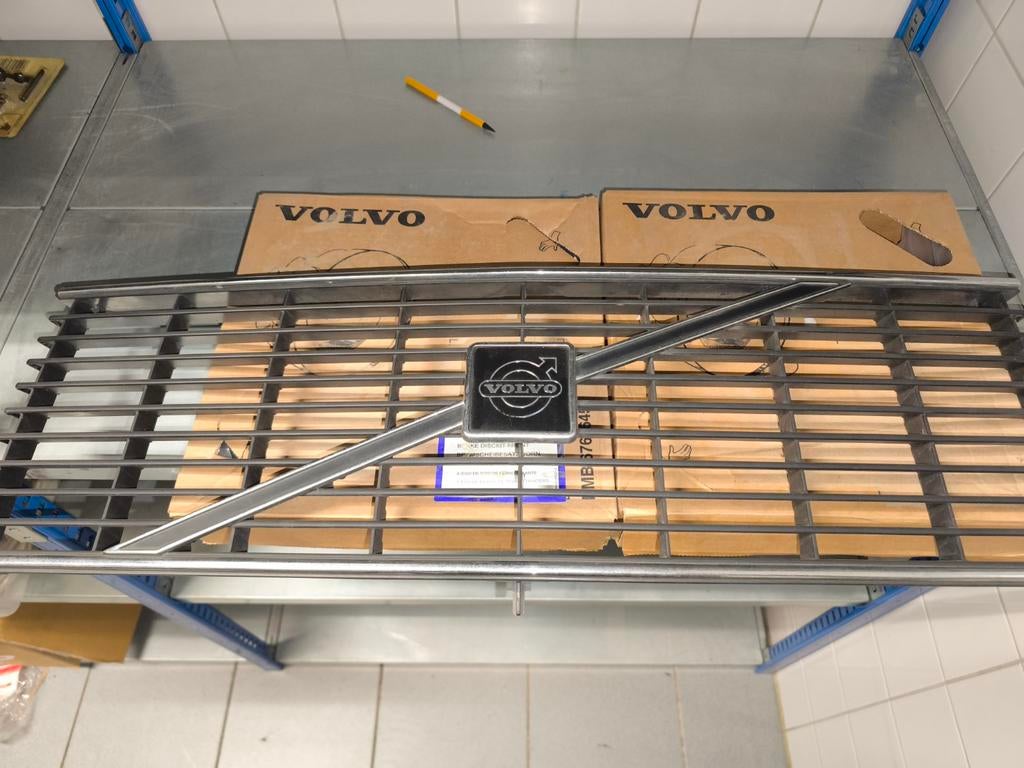 Volvo 244 grill zgan, Ophalen, Gebruikt, Voor, Volvo