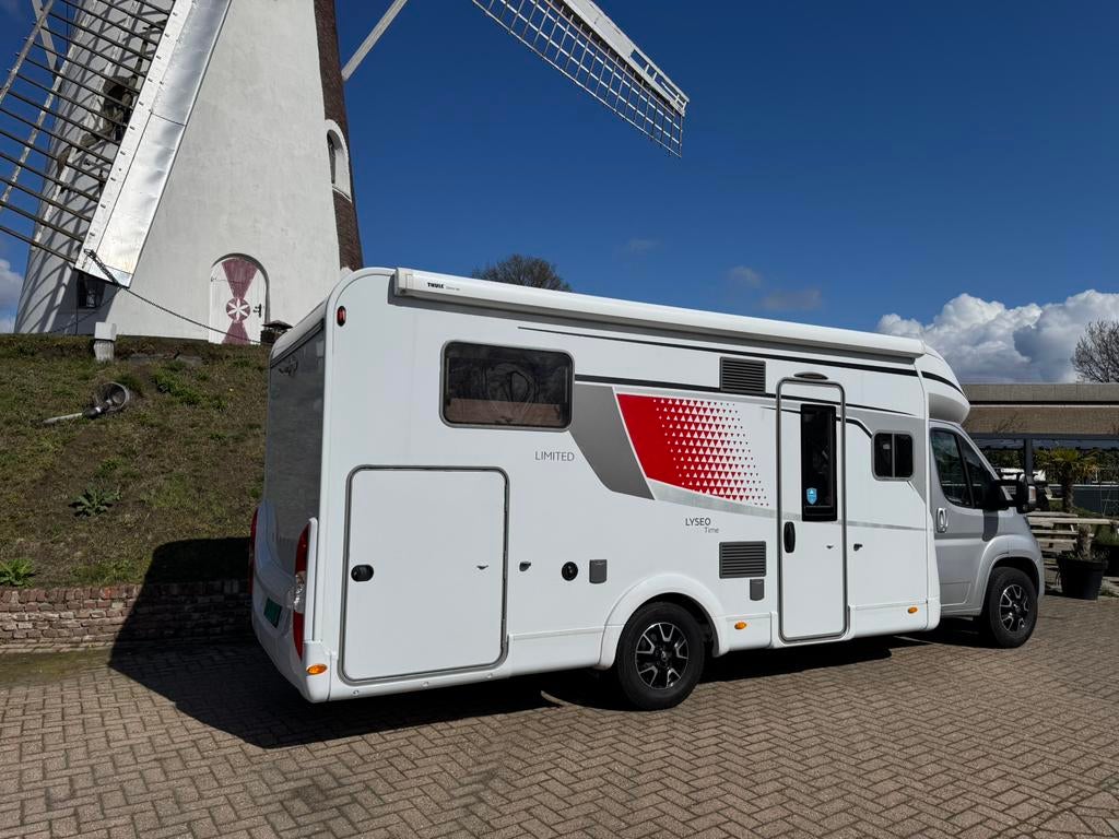 Bürstner Lyseo T 727 G - Enkele bedden - Hefbed - PRACHTIG !, Bedrijf, Bürstner, Half-integraal, Tot en met 4