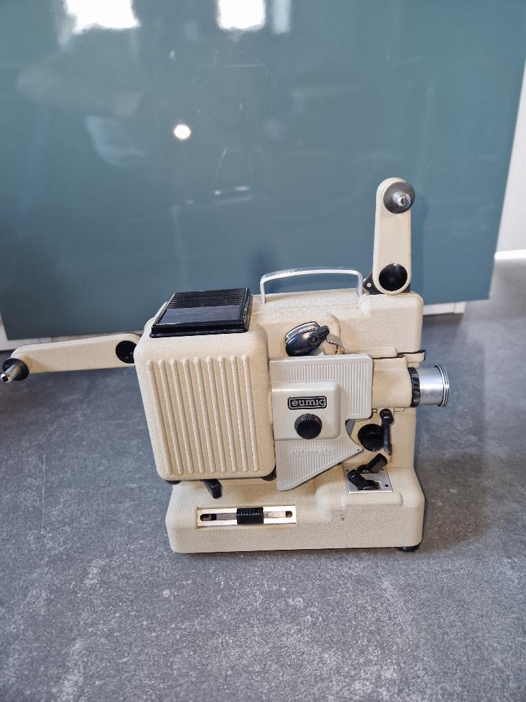 Film projector eumic p8 + film camera bell &amp;, Ophalen, 1960 tot 1980, Filmcamera