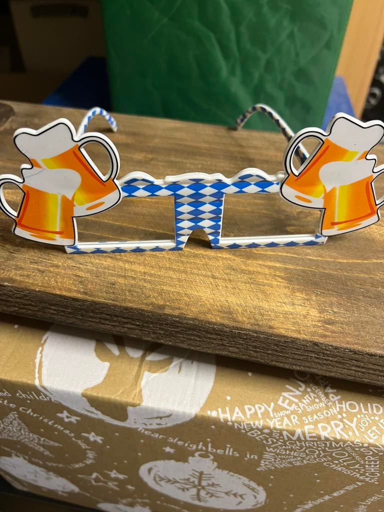 Oktoberfeest bier bril, Kleding | Heren, Carnavalskleding en Feestkleding, Ophalen, Zo goed als nieuw, Overige maten