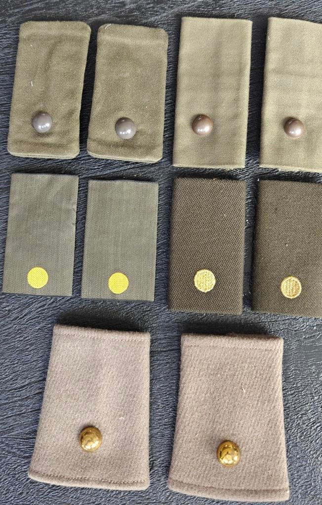 Lot Rangonderscheidingstekens Adjudant, Verzamelen, Militaria | Algemeen, Ophalen of Verzenden, Landmacht, Nederland, Embleem of Badge