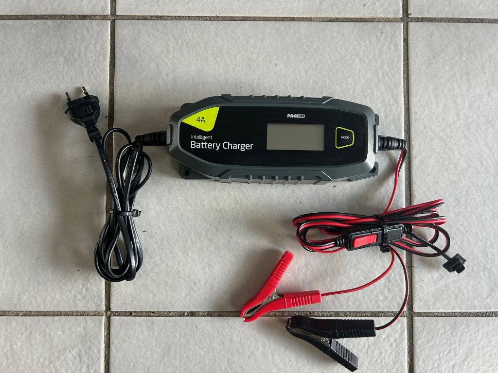 ZGAN ! Pro-User accu oplader ook LifeP04 voor watersporters, Ophalen of Verzenden, Zo goed als nieuw, Motor en Techniek