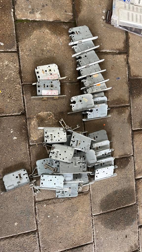 Diverse sloten, Doe-het-zelf en Verbouw, Hang- en Sluitwerk, Ophalen, Zo goed als nieuw, Slot