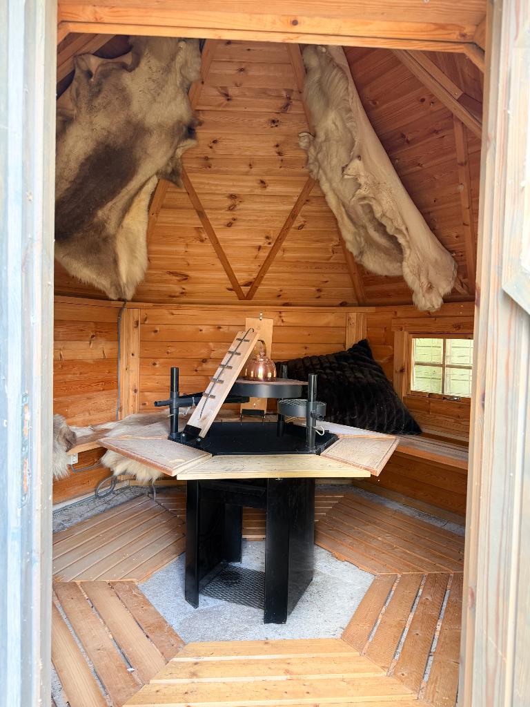 Finse kota met grill/bbq ZGAN, Ophalen, Gebruikt, 250 tot 500 cm, Hout