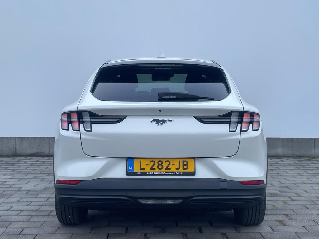 Ford Mustang Mach-E Extended RWD 98 kWh 286pk | Nieuw geleve, Auto's, Gebruikt, 610 km, Wit, 570 min