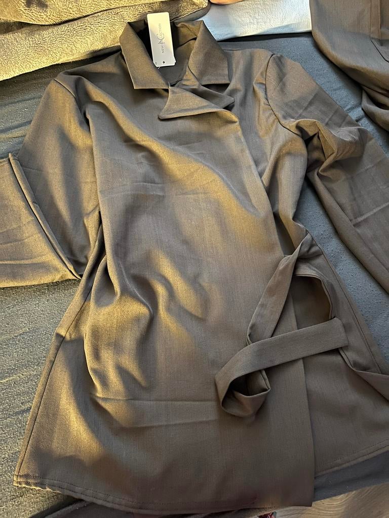 Stijlvol Pak - Jasje en Broek, Maat 38/40 (M), Kostuum of Pak, Overige kleuren, Nieuw