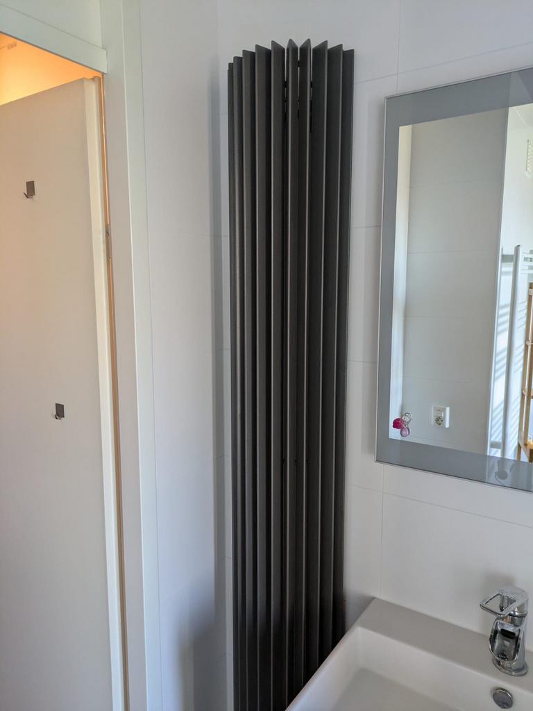 Verticale design radiator 180 cm grijs – LTV / warmtepomp, Ophalen of Verzenden