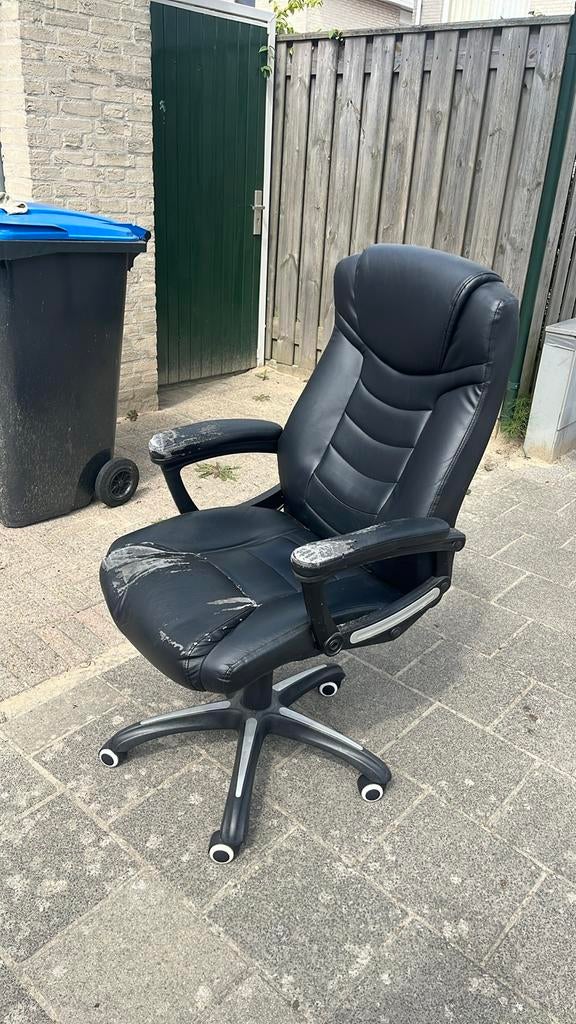 Bureaustoel met schade - Gratis af te halen, Huis en Inrichting, Bureaustoelen, Gebruikt, Bureaustoel, Zwart, Ophalen