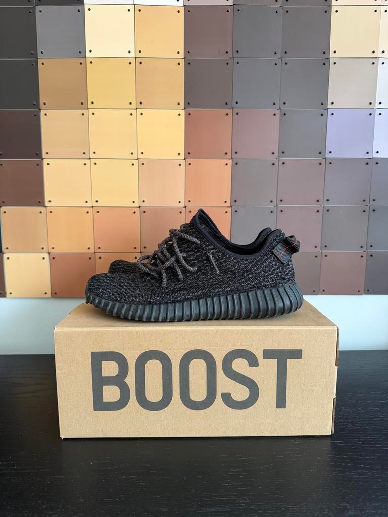 Adidas Yeezy Boost Pirate Black 2015 eu44, Kleding | Heren, Ophalen of Verzenden, Gedragen, Zwart, Sneakers of Gympen