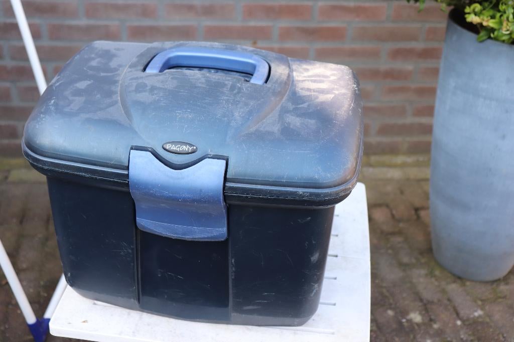 grote poetskoffer vol, Dieren en Toebehoren, Paarden en Pony's | Verzorgingsproducten, Ophalen, Zo goed als nieuw