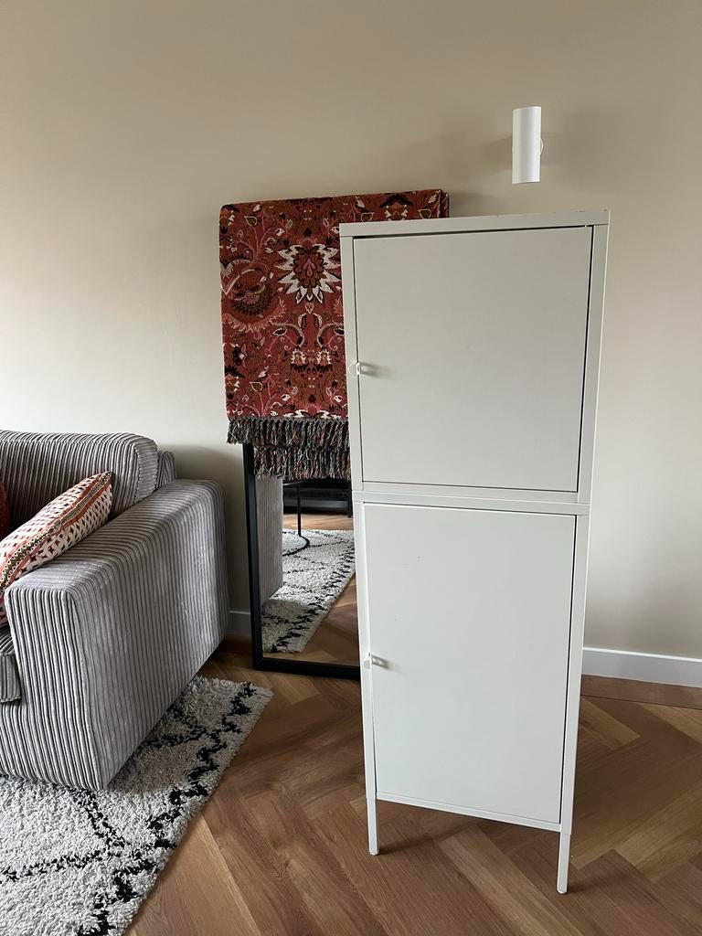 Ikea metalen kast wit met 2 deuren en planken, Ophalen, Gebruikt