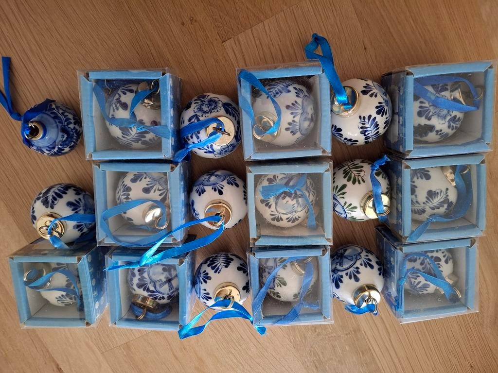 18 kerstballen en 1 klokje 1kerstboom 1 ster 1 molen, Ophalen of Verzenden