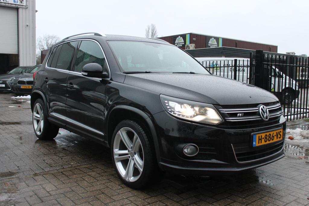 Volkswagen Tiguan 1.4 TSI R-line Edition 160PK Navi Cruise L, Voorwielaandrijving, Euro 5, Zwart, 4 cilinders