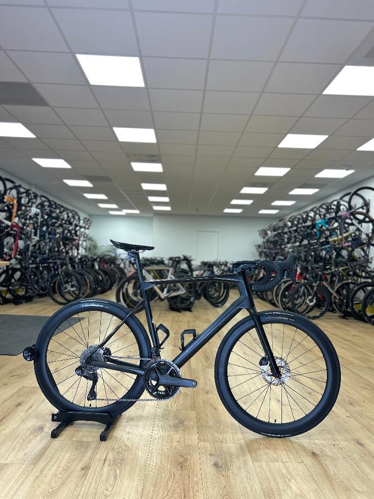 BMC Roadmachine 01 Di2 Carbon Racefiets