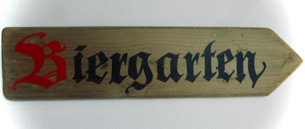 Handgeschilderd houten bord / Biergarten pijl / Duitsland, Hout, Nieuw, Wandbord of Wandpaneel, Handgemaakt