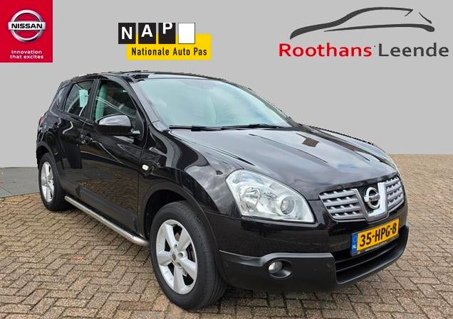 NISSAN Qashqai 1.6 116PK Acenta Glass Roof - Navi - Trekhaak, Auto's, Nissan, 1272 kg, Gebruikt, Zwart, 4 cilinders