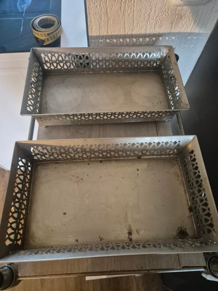 2 decoratieve dienblad, Huis en Inrichting, Woonaccessoires | Dienbladen, Ophalen of Verzenden, Gebruikt, Rechthoekig, Metaal