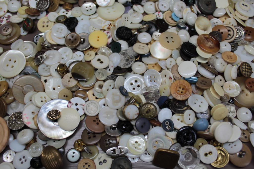 2e Lot antieke knopen lichtere kleuren, Ophalen of Verzenden, Zo goed als nieuw, Knoop of Knopen