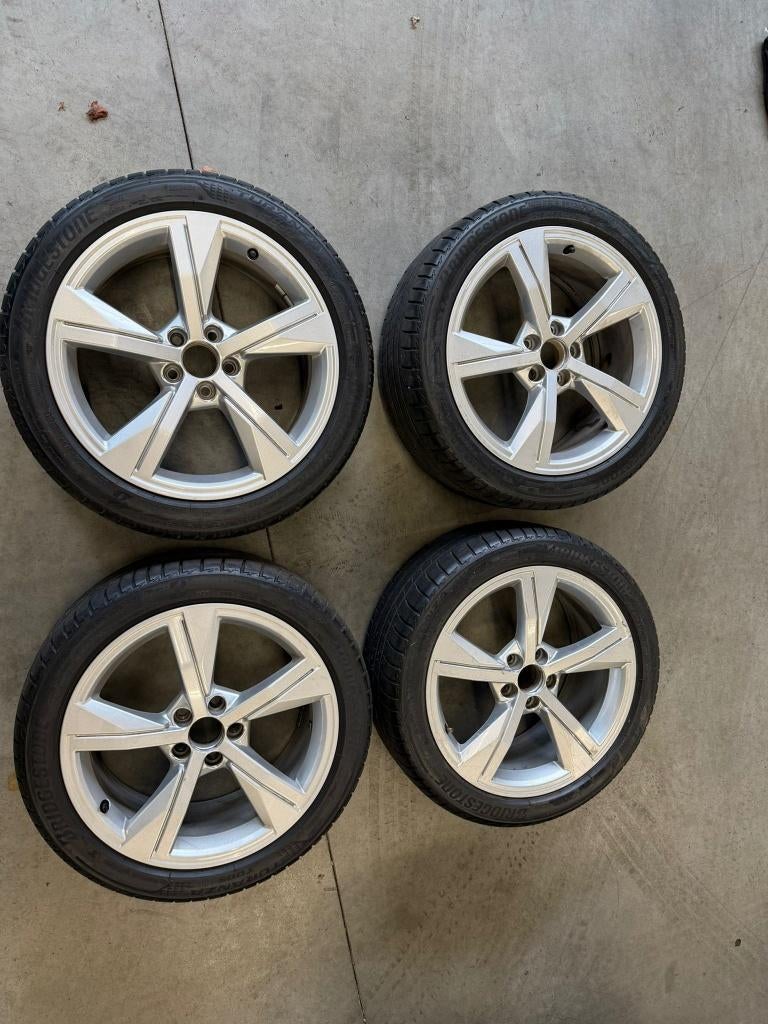 audi 5x100 a1 82a 17 inch zomerset 5mm 215 45 17 S-Line, Auto-onderdelen, Banden en Velgen, Ophalen, 215 mm, Banden en Velgen