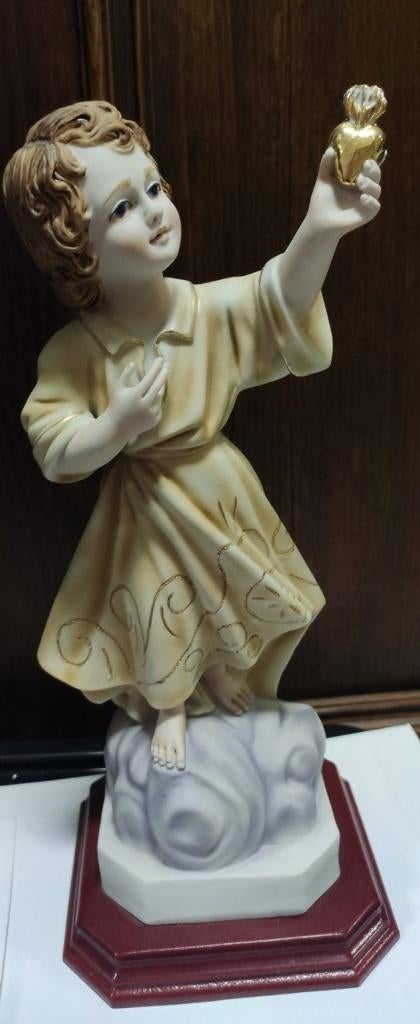 822 Mooie Beeldje - Kind Jezus met Hart in de hand - NECA, Ophalen of Verzenden, Zo goed als nieuw, Beeld(je), Christendom | Katholiek
