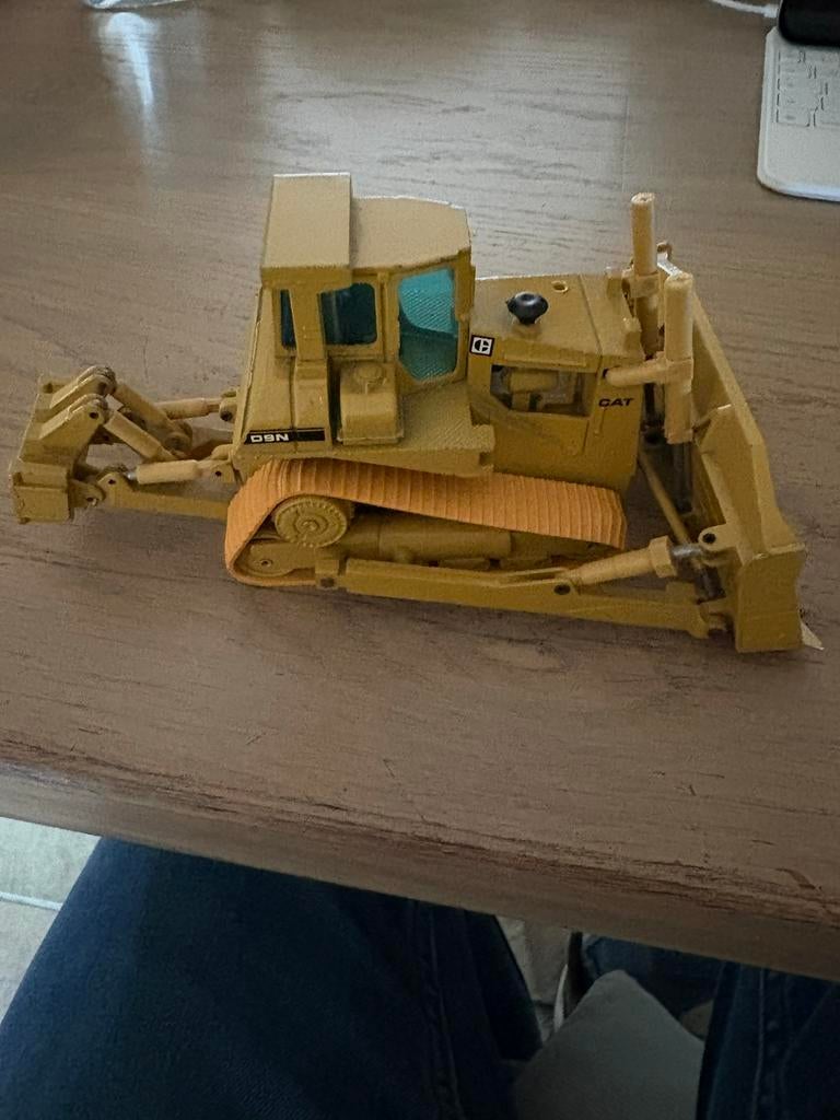 Caterpillar D8N bulldozer schaal 1:50 NZG model 233, Hobby en Vrije tijd, Overige merken, 1:32 tot 1:50, Overige typen, Ophalen of Verzenden