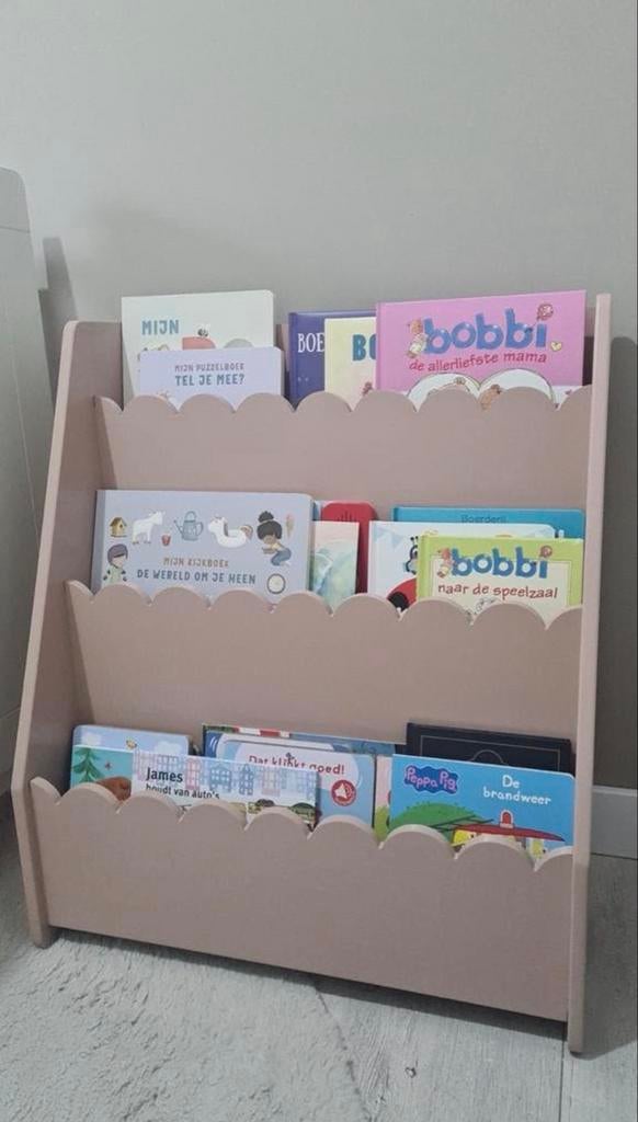 GEZOCHT: Roze boekenkast Smerlato Kwantum, Huis en Inrichting, Minder dan 50 cm, Gebruikt, 100 tot 150 cm, Ophalen of Verzenden