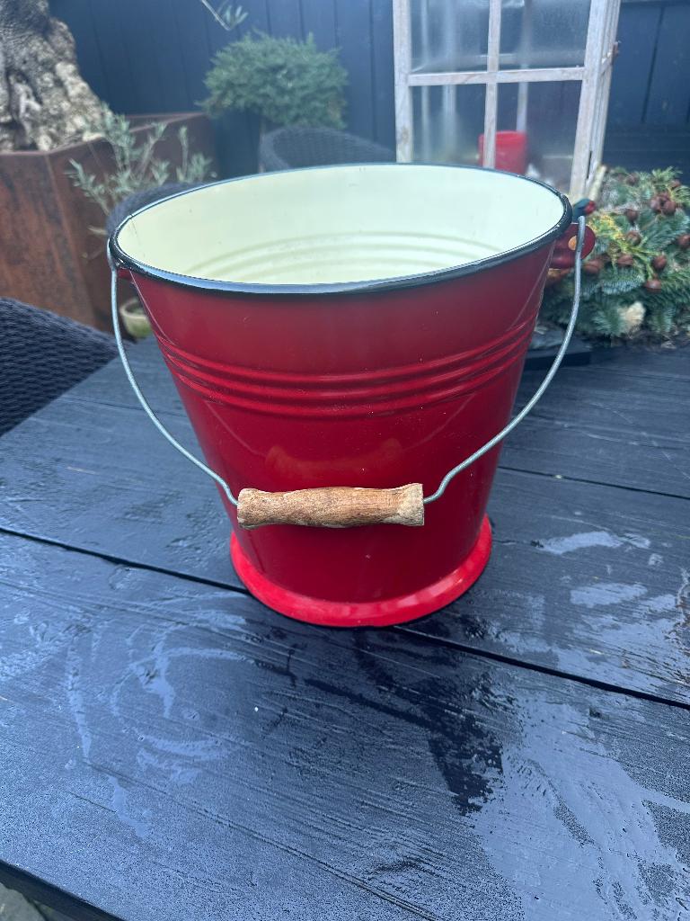 Emaillen emmer met een houten handgreep., Ophalen of Verzenden, Nieuw, IJzer, Met handgreep