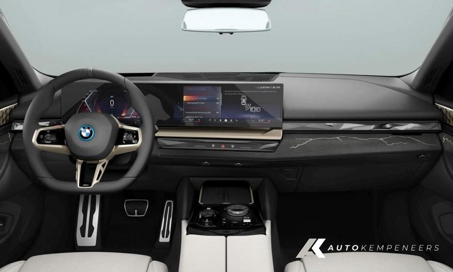 BMW 5 Serie 550 BMW 550e xDrive M Sport Pro | Bowers & Wilki, Automaat, Gebruikt, 22 kWh, 2000 kg