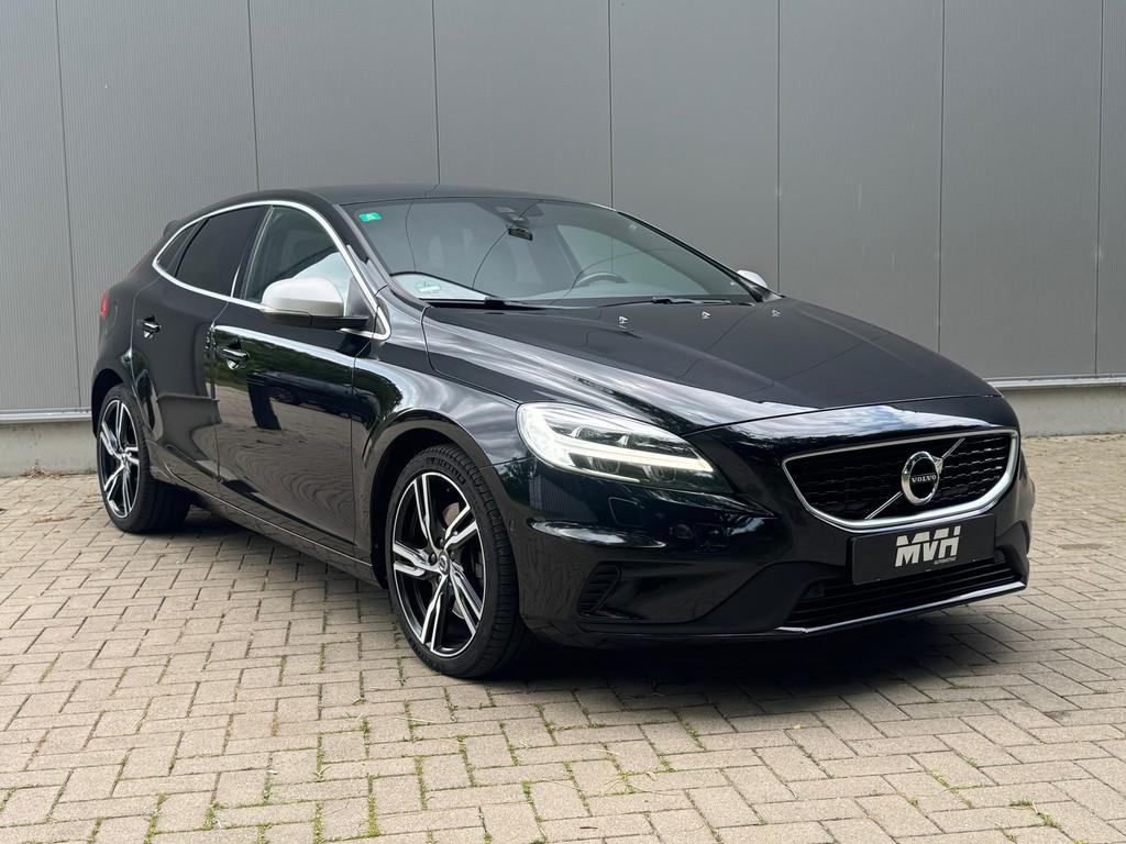 Volvo V40 1.5 T3 Polar+ Sport - R-Design - Panorama - Automa, 4 cilinders, 700 kg, Zwart, Origineel Nederlands