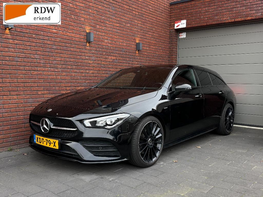 Mercedes-Benz CLA-klasse 200 Shooting Brake Edition One AMG, Auto's, Mercedes-Benz, CLA, 4 cilinders, USB, 1600 kg