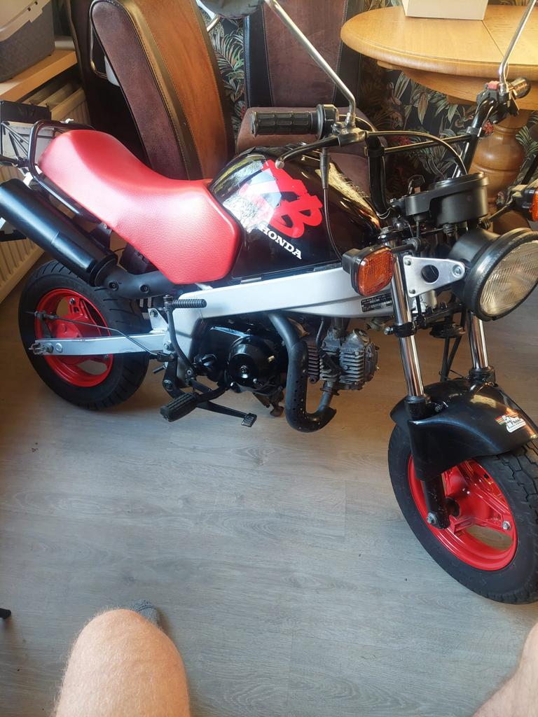 Tekoop Honda zb 50 uit 1988, Fietsen en Brommers, Brommers | Honda, Ophalen, Overige modellen, Maximaal 45 km/u, Zo goed als nieuw