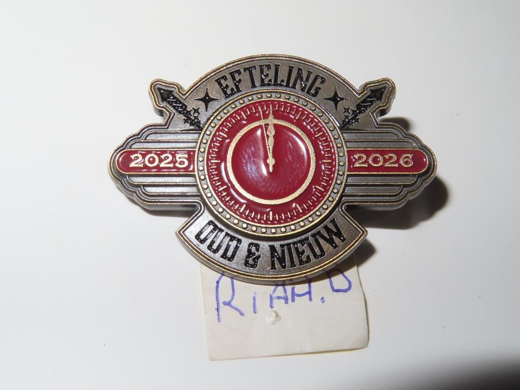 Efteling pin Oud en Nieuw 2025/2026., Verzamelen, Efteling, Nieuw, Button of Speldje, Ophalen