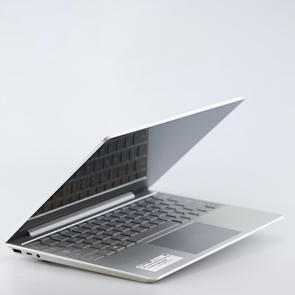 Microsoft Surface Go Intel Core i5-1035G1 8GB 128GB, Microsoft, Zo goed als nieuw, Support@microsoft.com, Microsoft Corporation
One Microsoft Way
Redmond, WA 98052-6399
USA