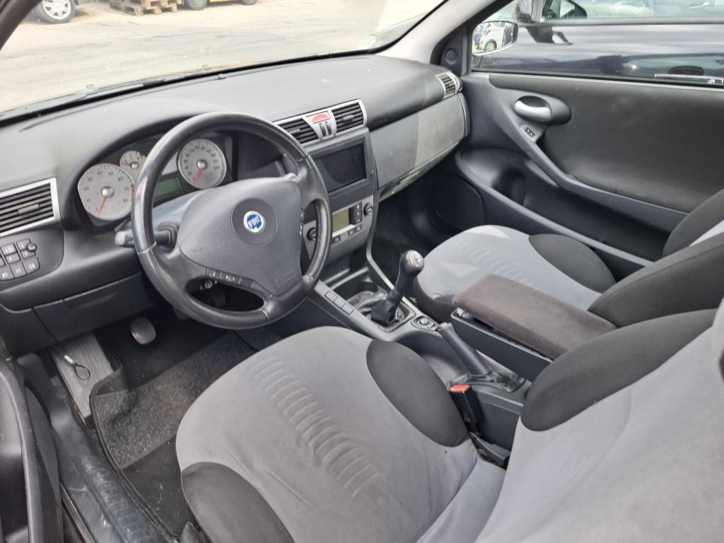 Fiat Stilo 1.8-16V Sport 133pk Airco/Carplay ✅ (bj 2006), Gebruikt, Zwart, Origineel Nederlands, Handgeschakeld
