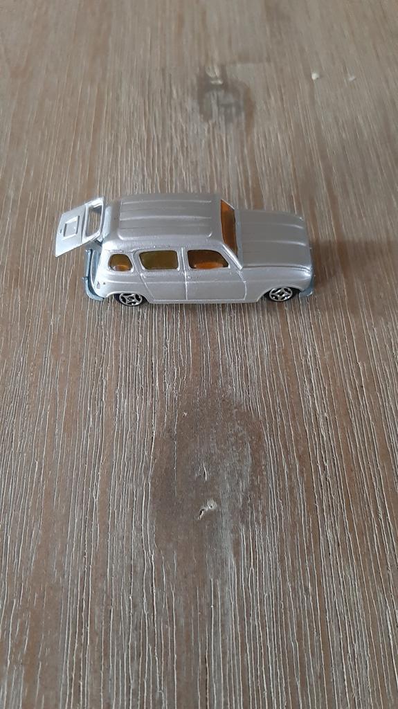 Norev mini jet Renault 4 L  no 301894 zgan, Ophalen of Verzenden, Zo goed als nieuw, Auto, Overige merken