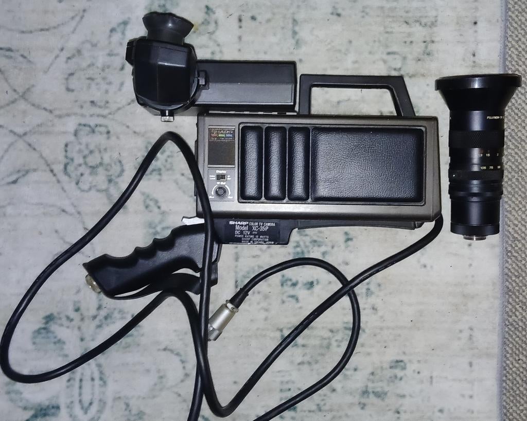 Vintage Sharp Camera XC-35P + Hedler Lamp + Tripod, Ophalen of Verzenden, Overige soorten, Camera
