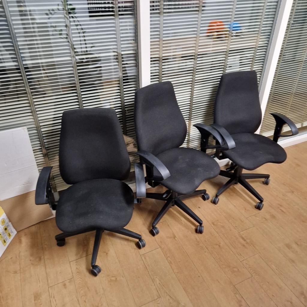 Twee bureaustoelen in hoogte verstelbaar, Ophalen of Verzenden, Gebruikt, Zwart, Bureaustoel