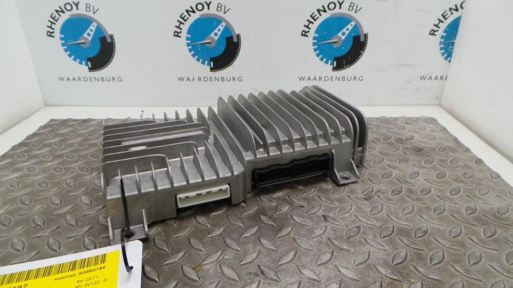 RENAULT LAGUNA VERSTERKER UNIT AUDIO 2011, Ophalen of Verzenden, Gebruikt, Stiba lid