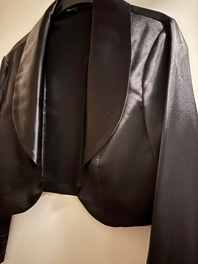 Satijnen bolero nieuw, Maat 38/40 (M), Overige typen, Zwart, Nieuw