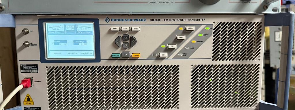 Rohde Schwarz 1kw (500w)FM Zender, Ophalen, Zender