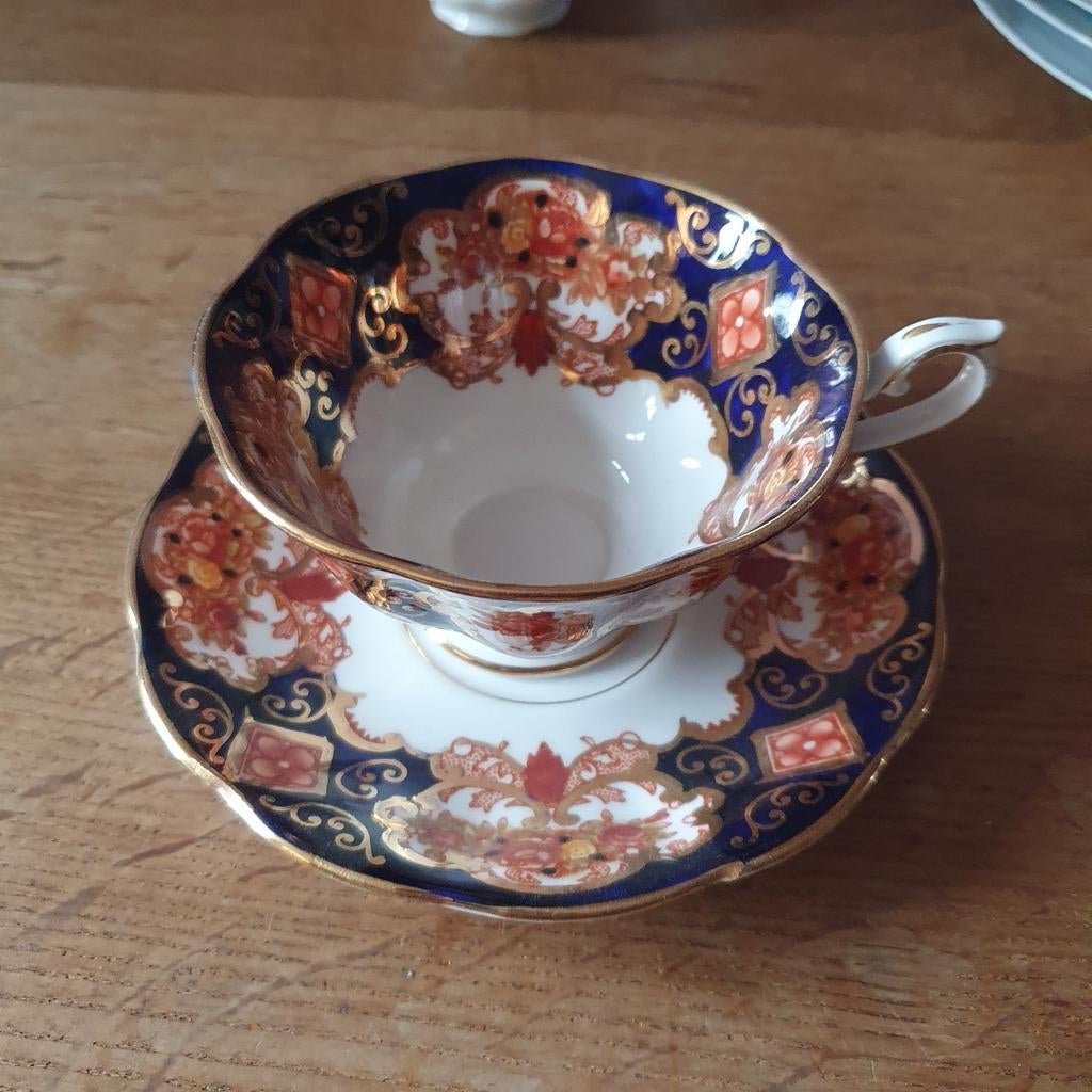 Royal Albert heirloom avon kop en schotel., Antiek en Kunst, Ophalen