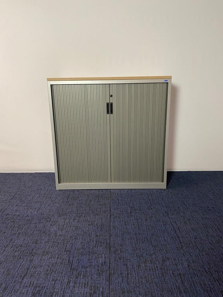 2 x roldeurkast Voortman, aluminium/grijs, H 118 x B 120 cm., Huis en Inrichting, Bureaus, Ophalen, Gebruikt