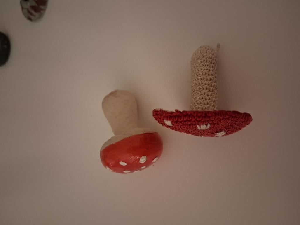 2 oude paddestoelen. 2,00, Diversen, Kerst, Ophalen of Verzenden, Zo goed als nieuw