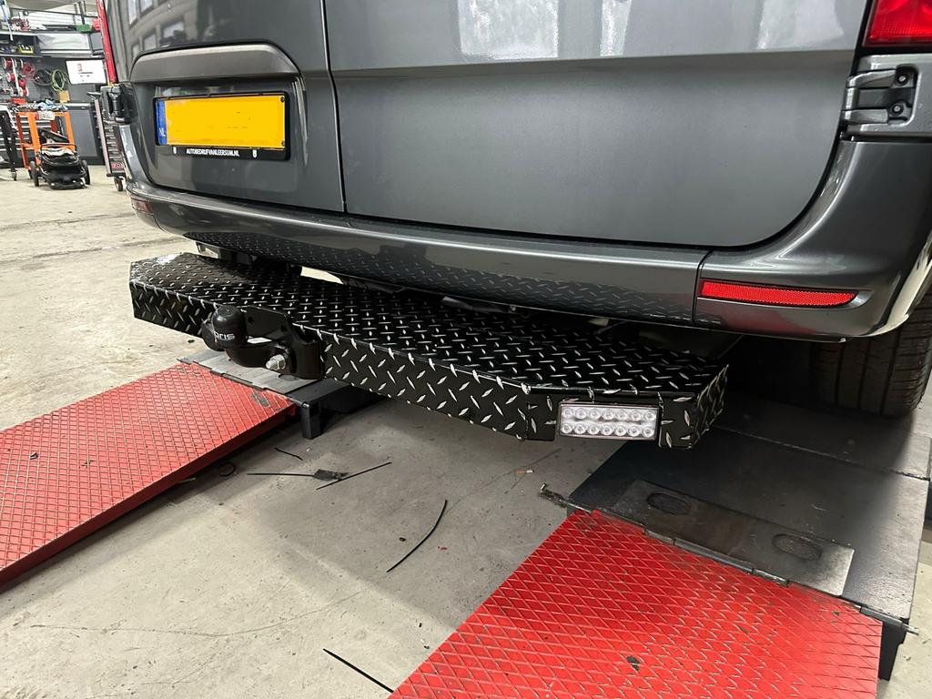 Trekhaak met treeplank Mercedes sprinter 3500kg, Ophalen, Nieuw