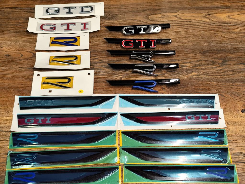 Originele VW logo’s (golf 8, GTI, GTD, R) en Tiguan 2024, Auto diversen, Autostickers, Ophalen of Verzenden
