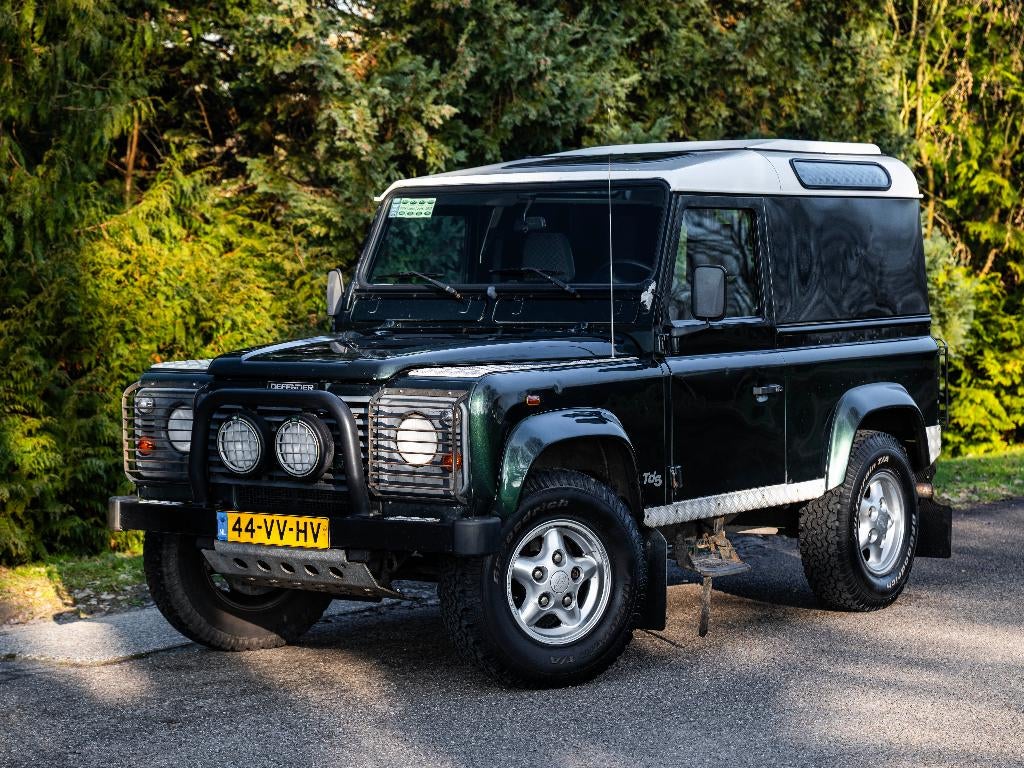 Land Rover Defender 90 TD Hardtop 2001, Auto's, Bestelauto's, Zwart, 2495 cc, Leder en Stof, 122 pk