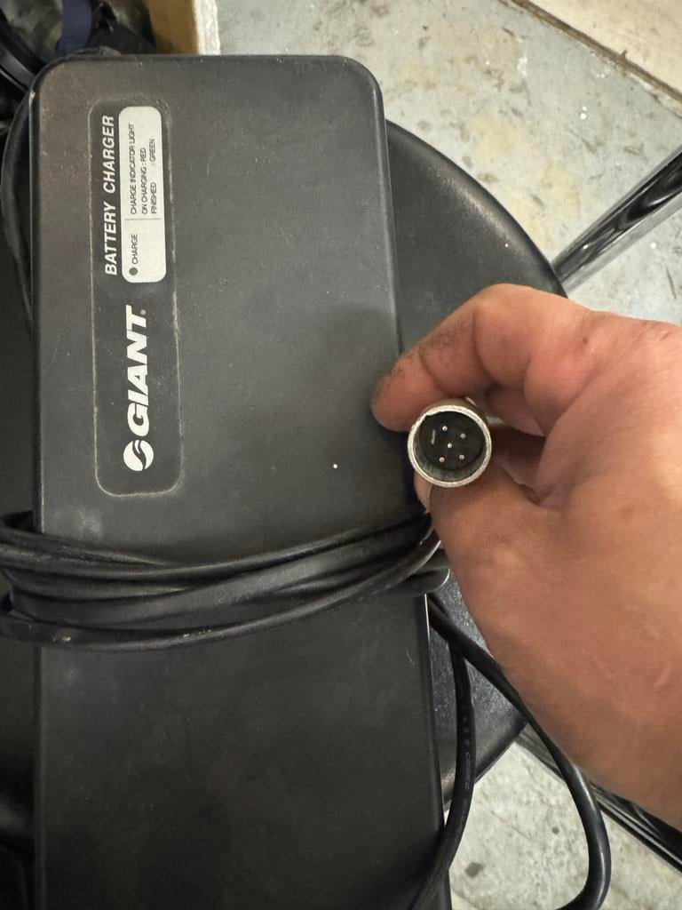 Giant oplader, Ophalen, Zo goed als nieuw