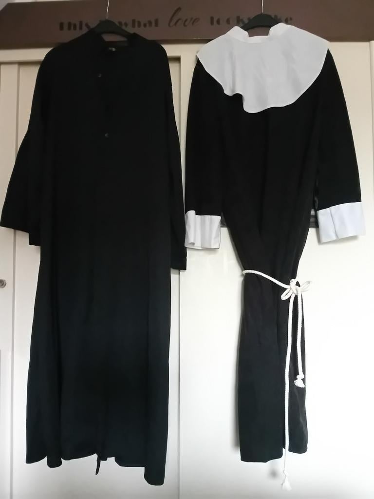 2 degelijke carnavals pakken man en vrouw, non en pastoor, Ophalen of Verzenden, Jongen of Meisje