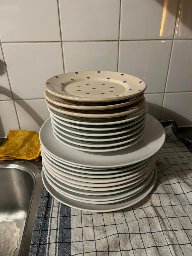 Stapel borden, Ikea en blauwe stippen, Ophalen, Gebruikt, Keramiek, Bord(en)
